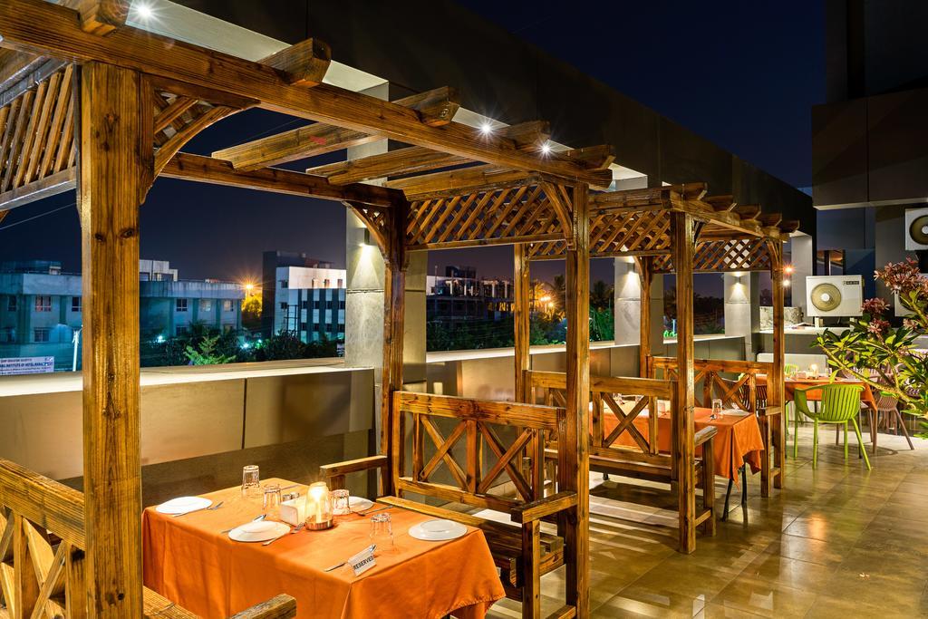 Treebo Premium Grand Emerald Pimpri-Chinchwad Eksteriør bilde
