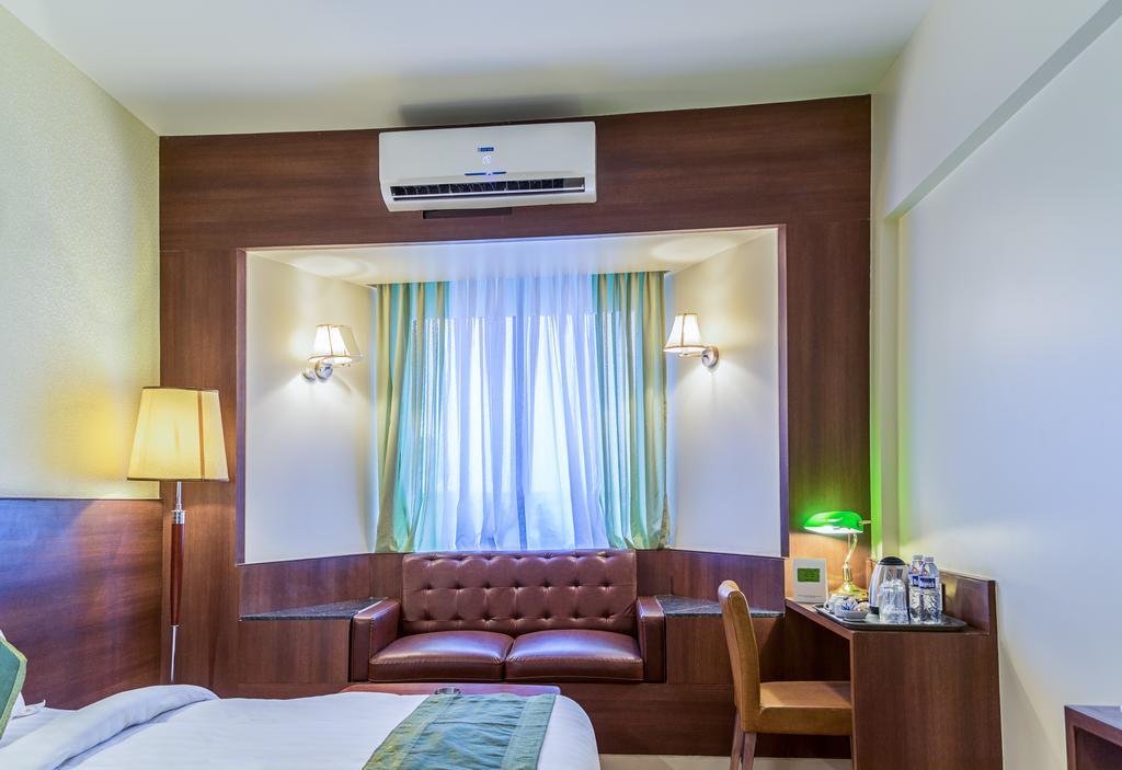Treebo Premium Grand Emerald Pimpri-Chinchwad Eksteriør bilde