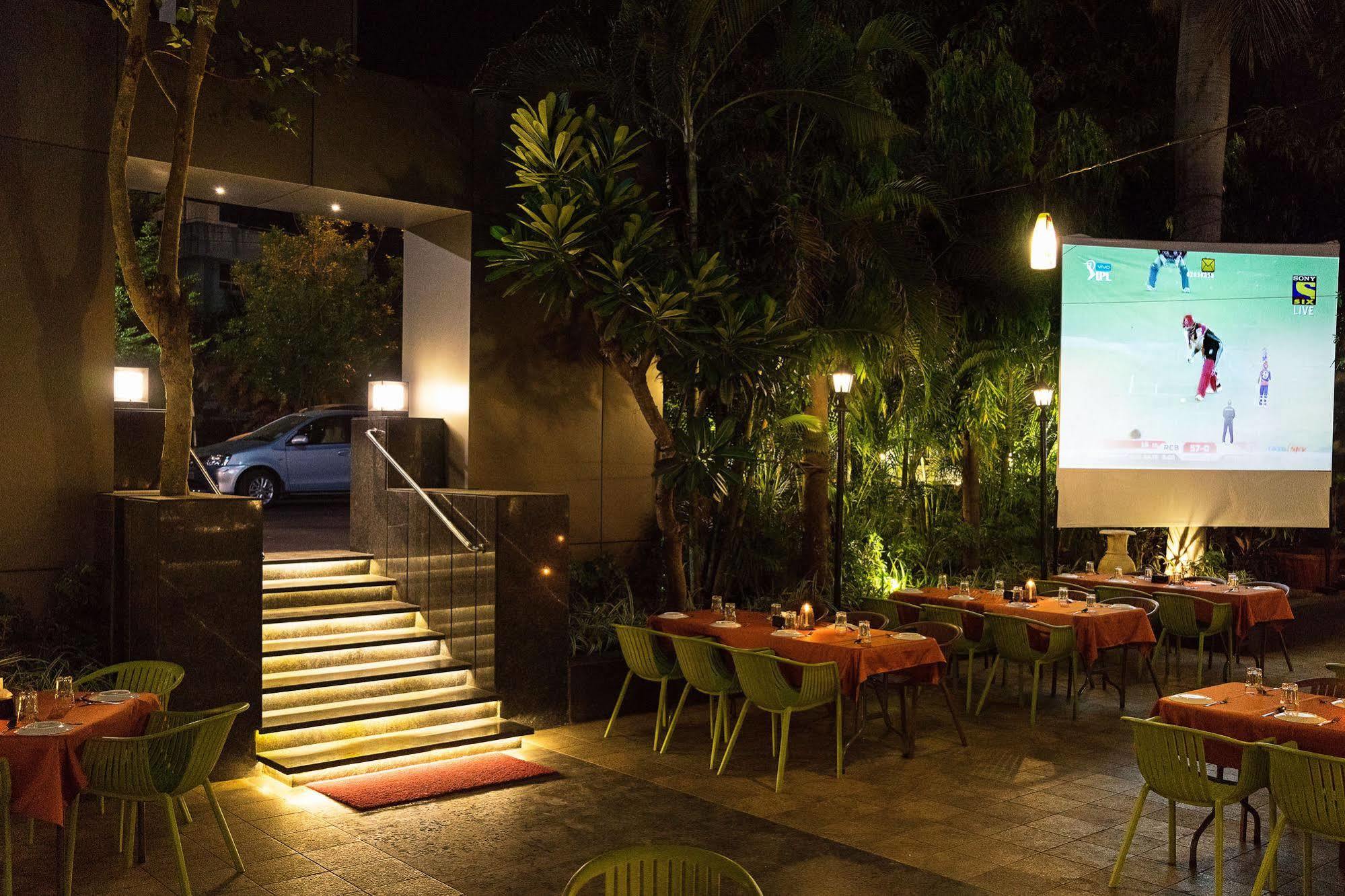 Treebo Premium Grand Emerald Pimpri-Chinchwad Eksteriør bilde