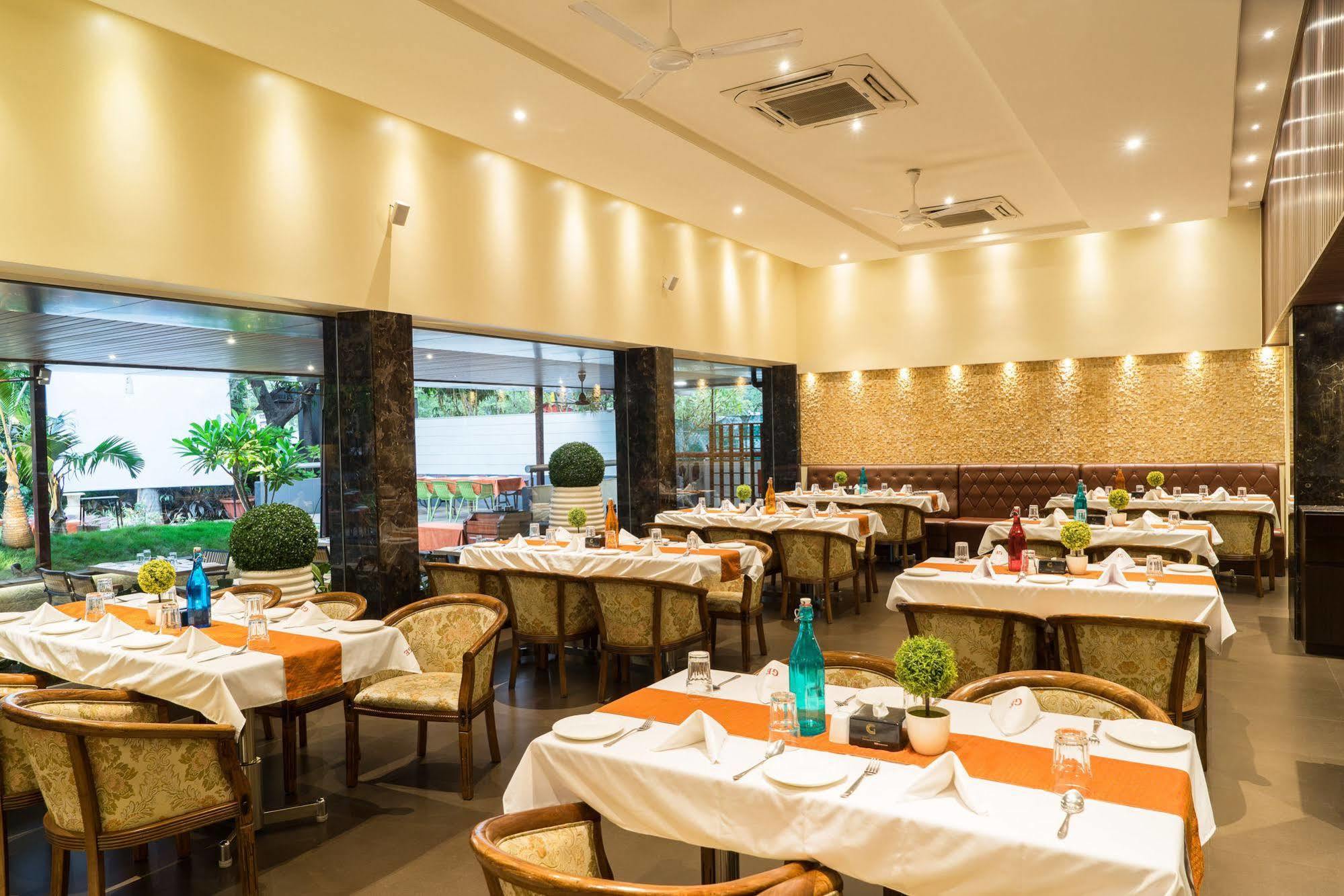 Treebo Premium Grand Emerald Pimpri-Chinchwad Eksteriør bilde