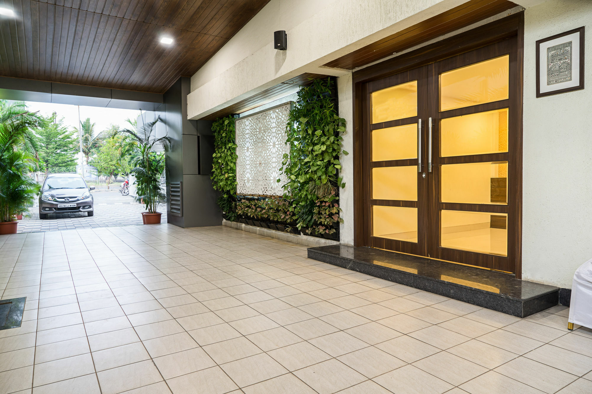 Treebo Premium Grand Emerald Pimpri-Chinchwad Eksteriør bilde
